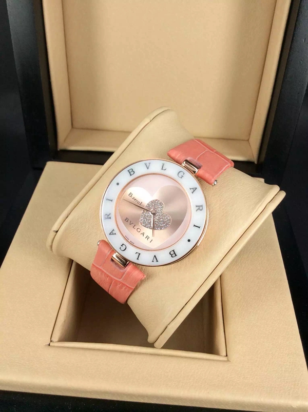 ブルガリ時計正面デザイン